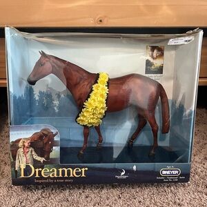 Breyer Dreamer Horse with Yellow Garland